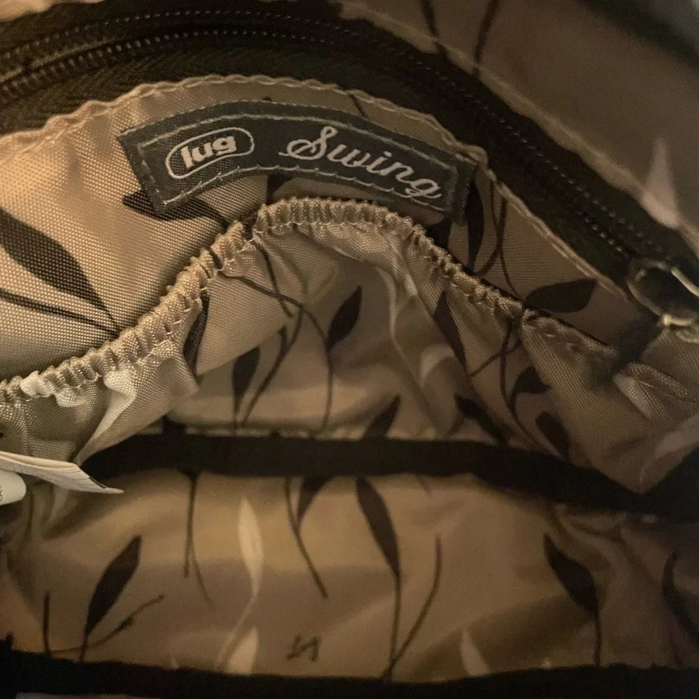 Lug Swing Black Crossbody Bag - Picture 3 of 3